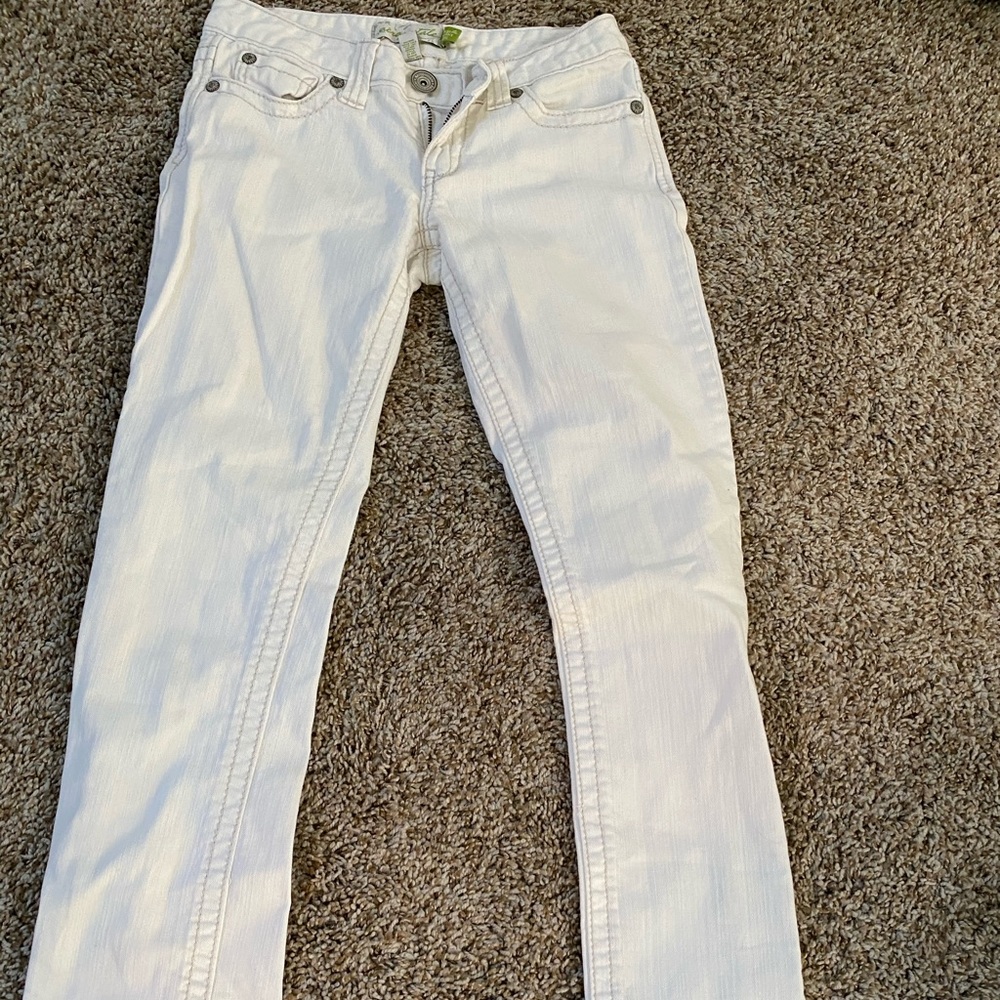 White pants for summer 🌊